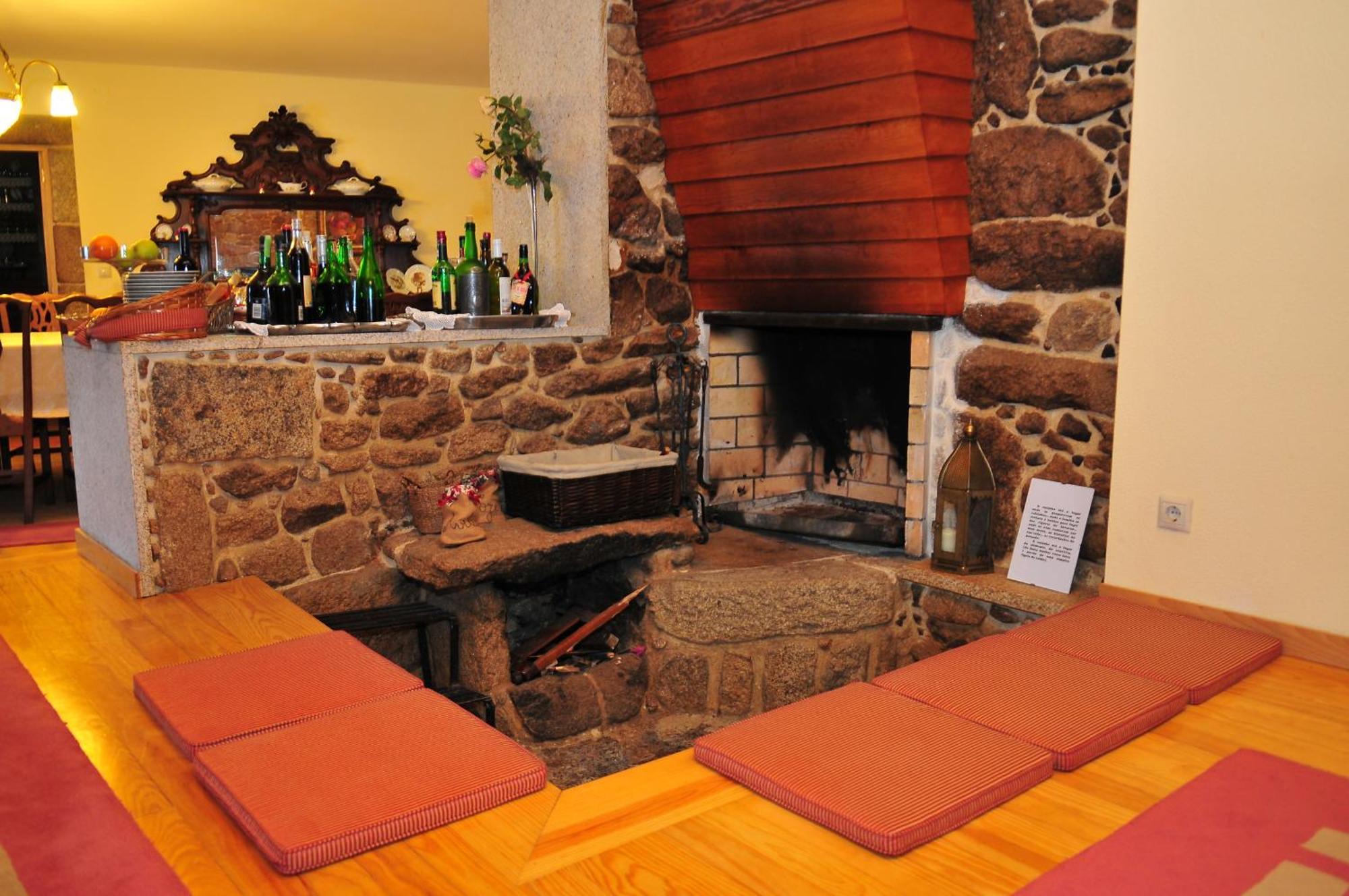 Outros Tempos Turismo De Aldeia Hotell Aricera Eksteriør bilde