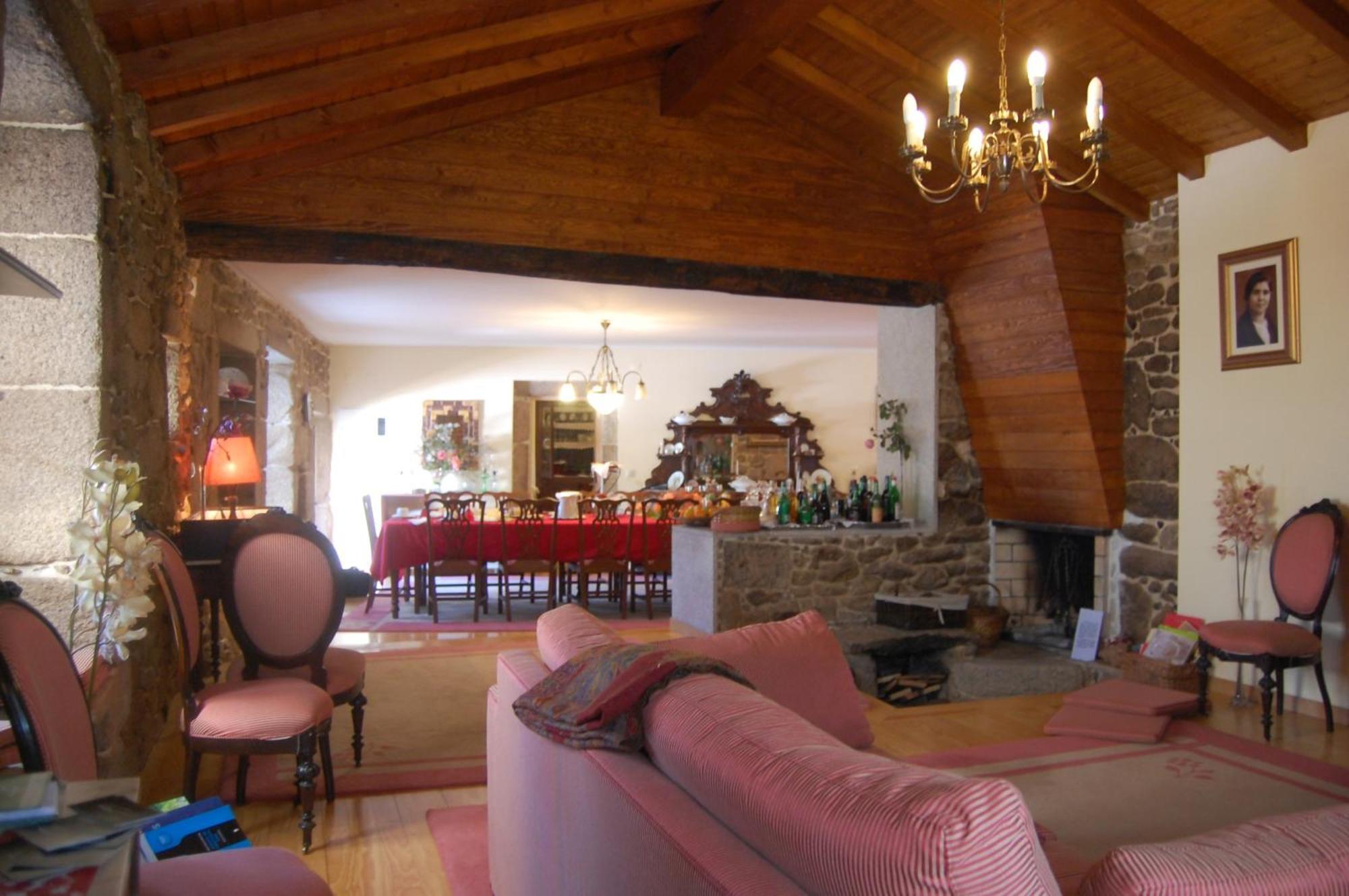 Outros Tempos Turismo De Aldeia Hotell Aricera Eksteriør bilde